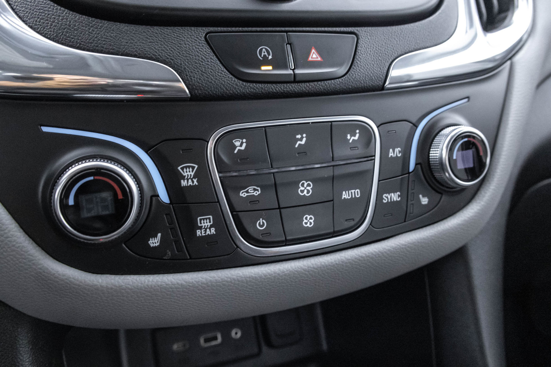 Used 2023 Chevrolet Equinox LT w/ Driver Convenience Package FWD image 30