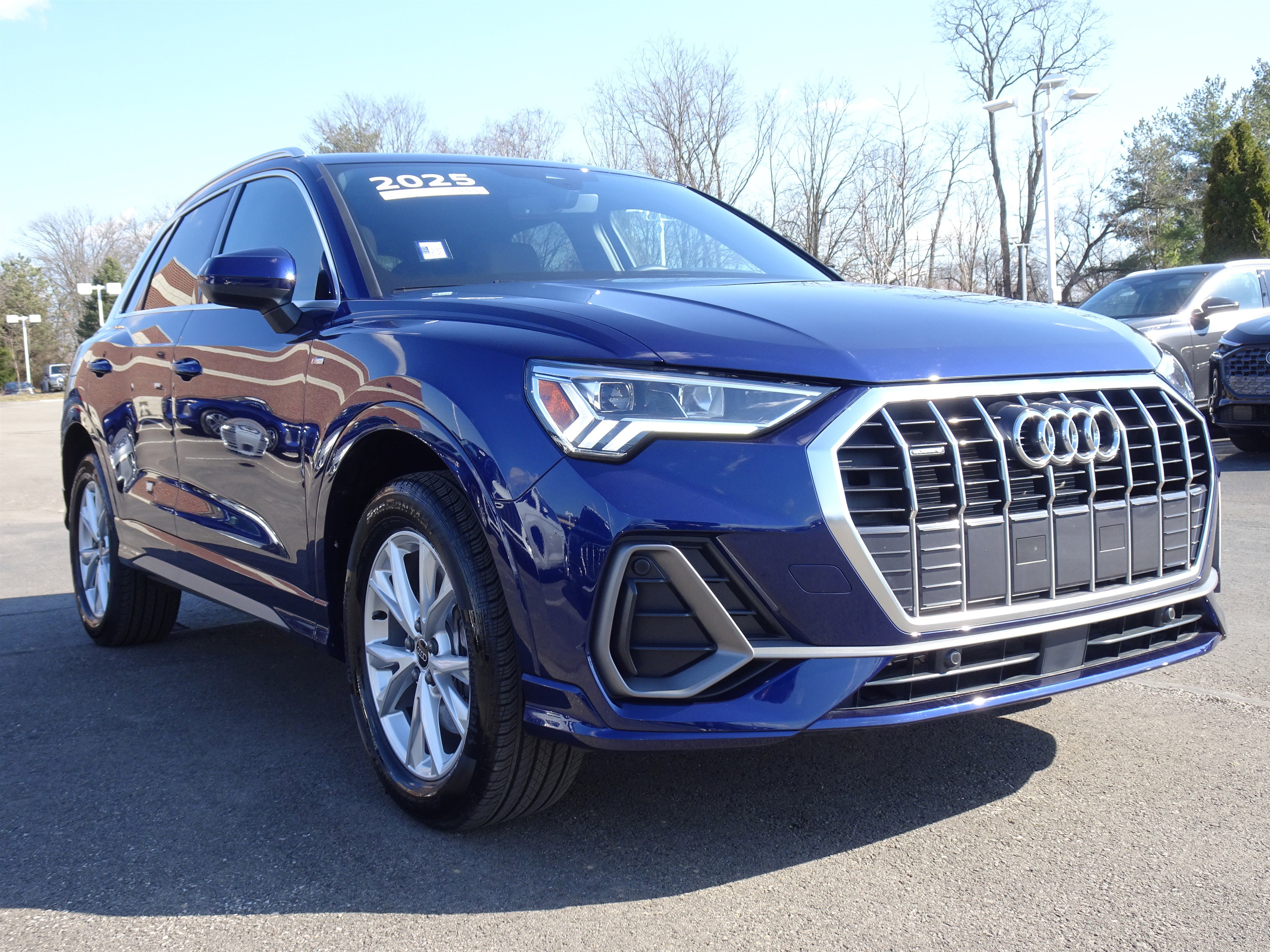 Certified 2025 Audi Q3 2.0T Premium w/ Convenience Package image 6