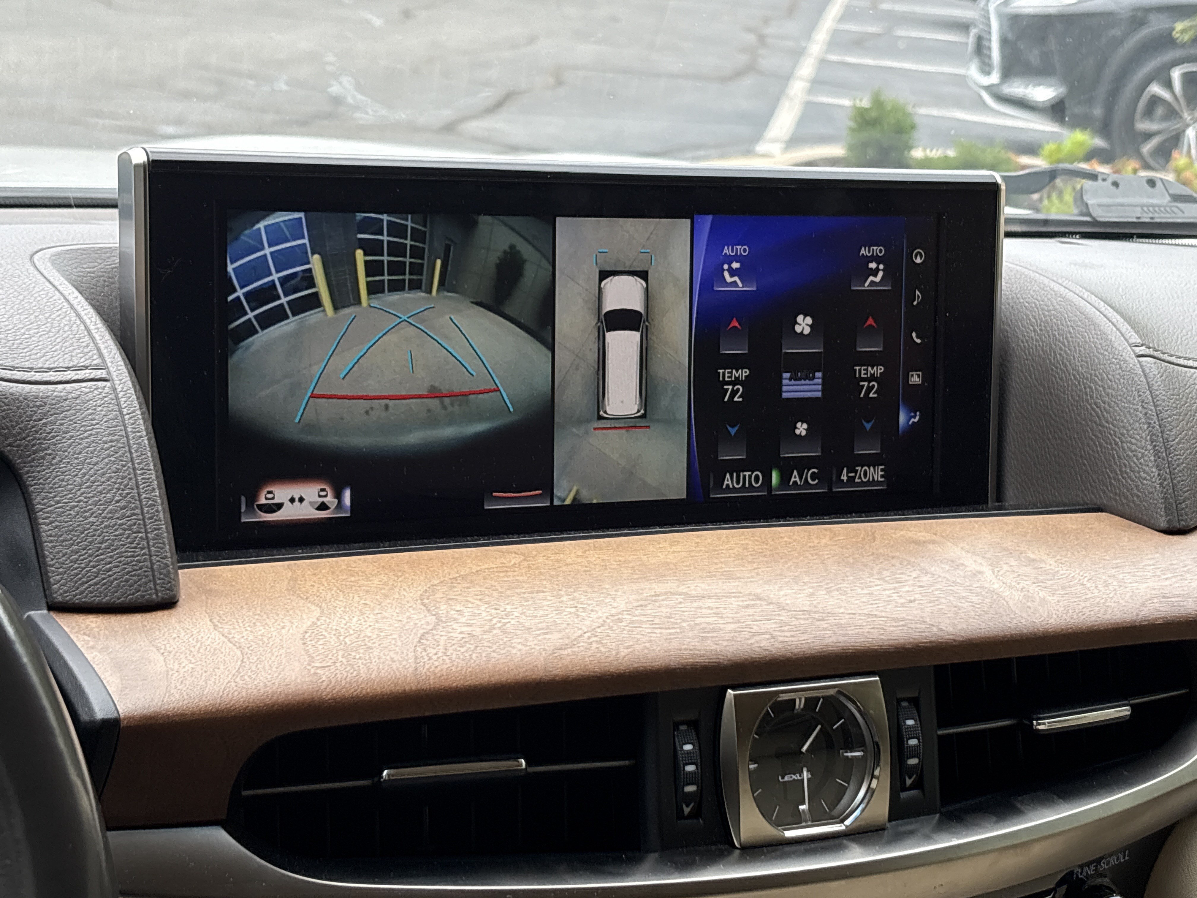 Used 2017 Lexus LX 570 4WD w/ Luxury Package image 25