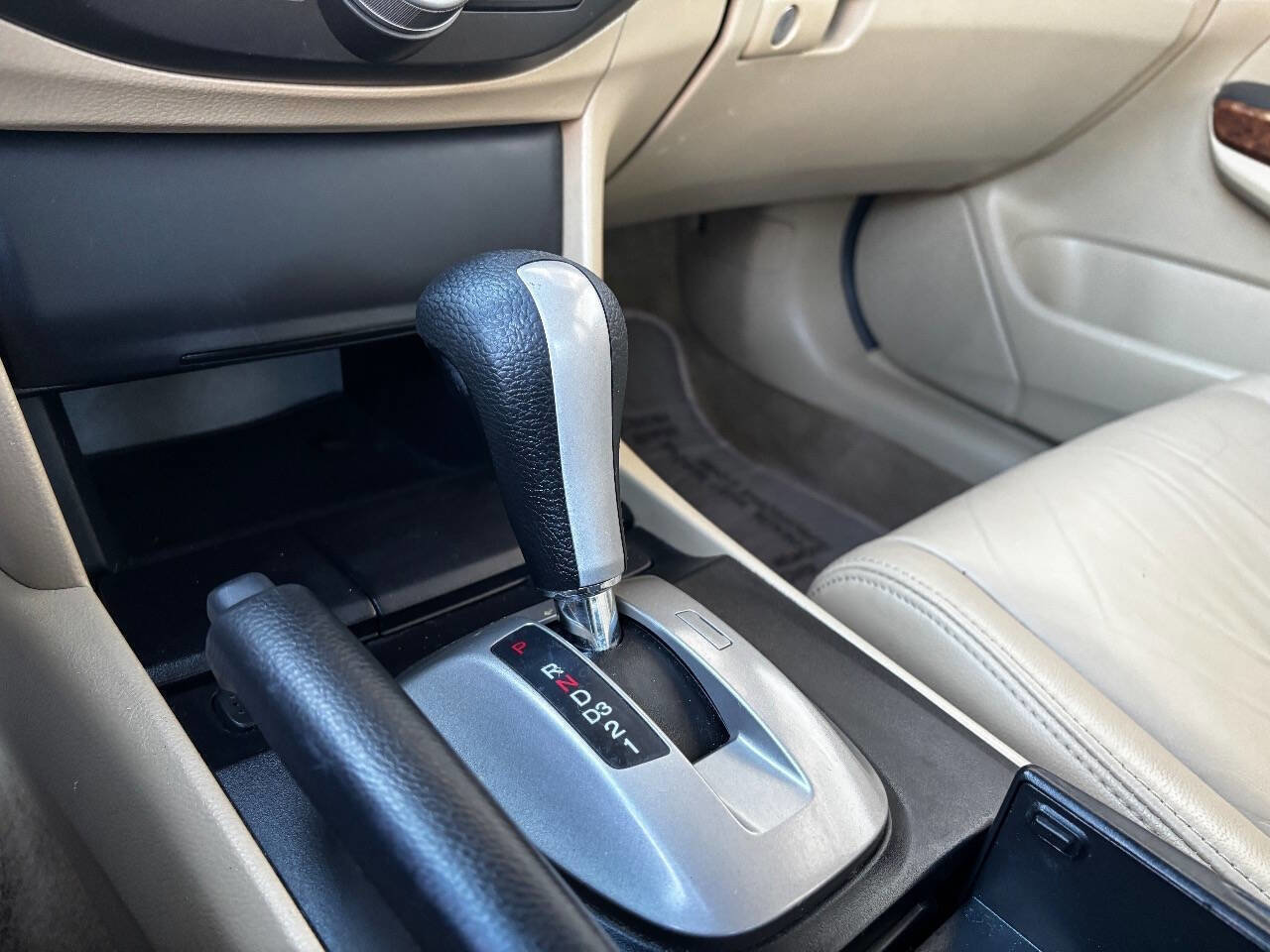 Used 2010 Honda Accord EX-L image 28