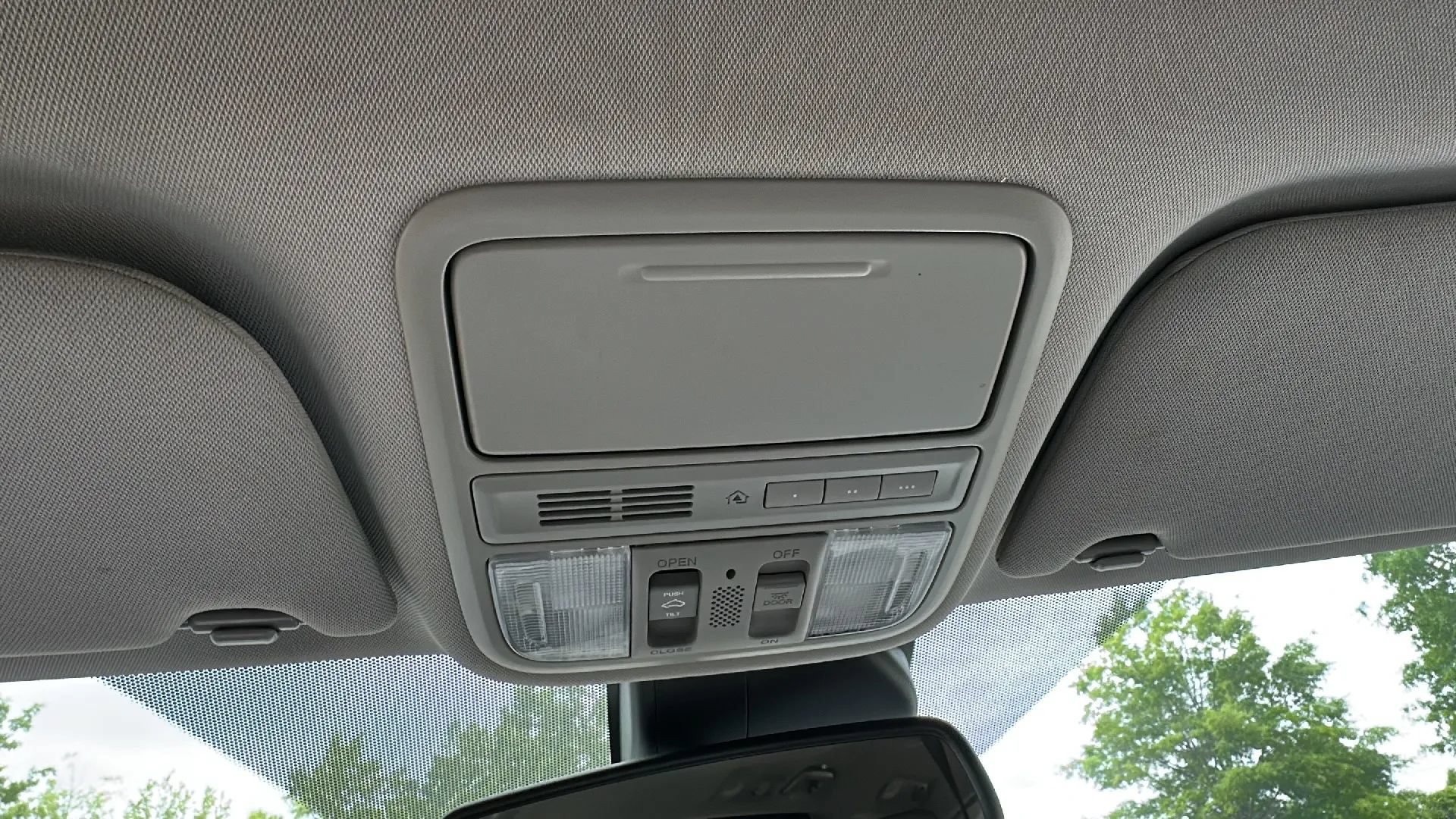 Used 2015 Honda Odyssey Touring image 46