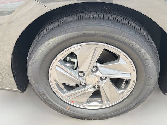 New 2026 Hyundai Elantra SE FWD image 30