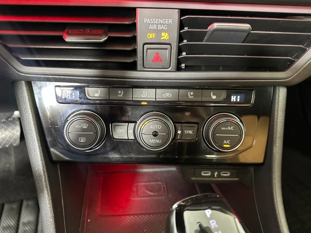 Used 2024 Volkswagen Jetta SEL image 23