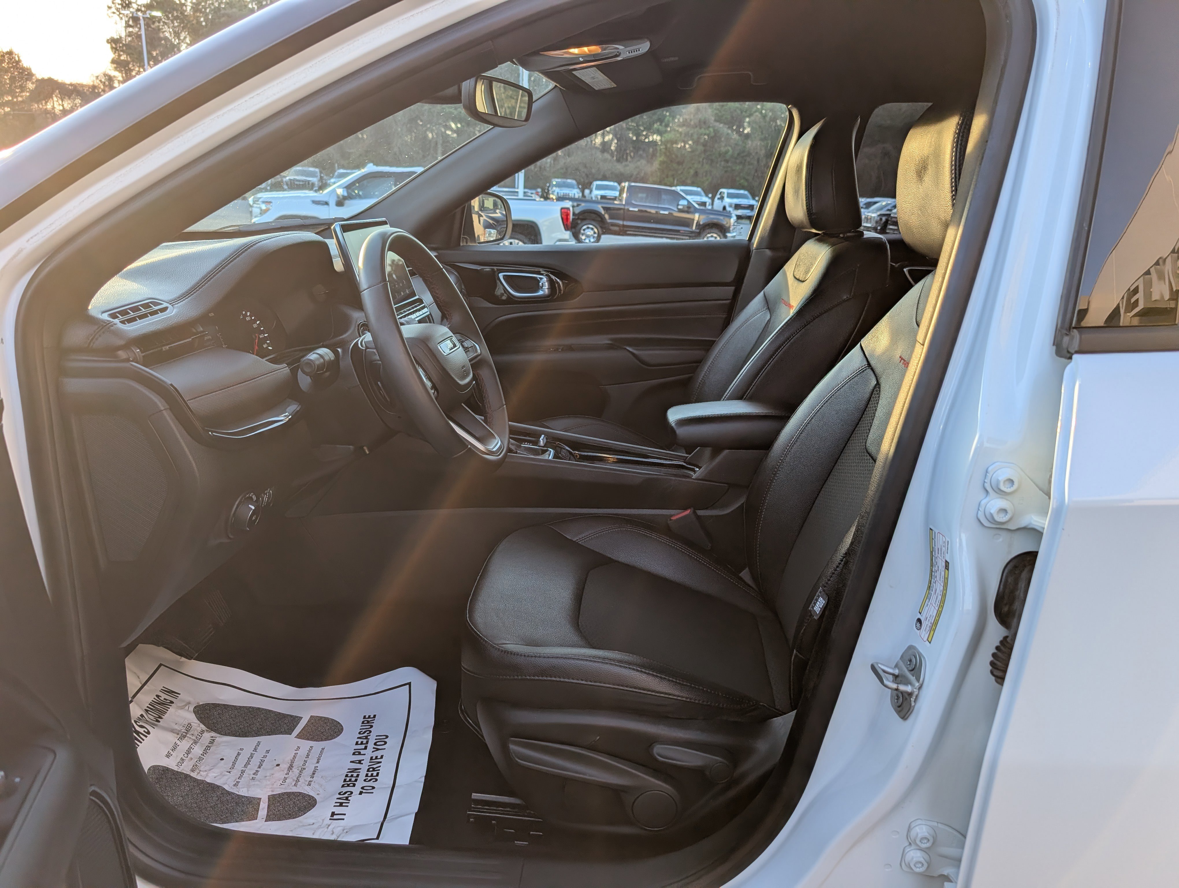 Used 2024 Jeep Compass Trailhawk image 15