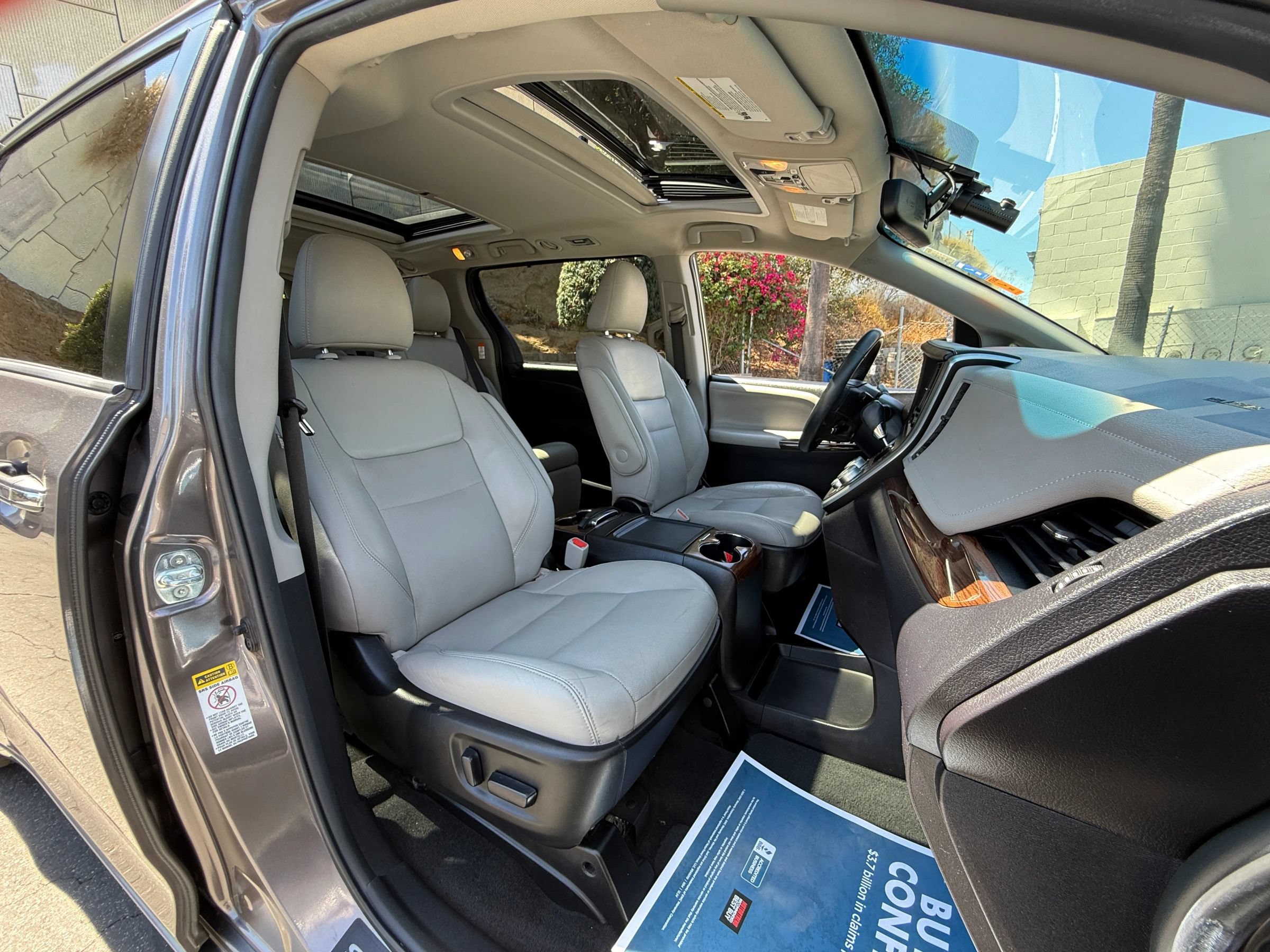 Used 2015 Toyota Sienna Limited FWD image 28
