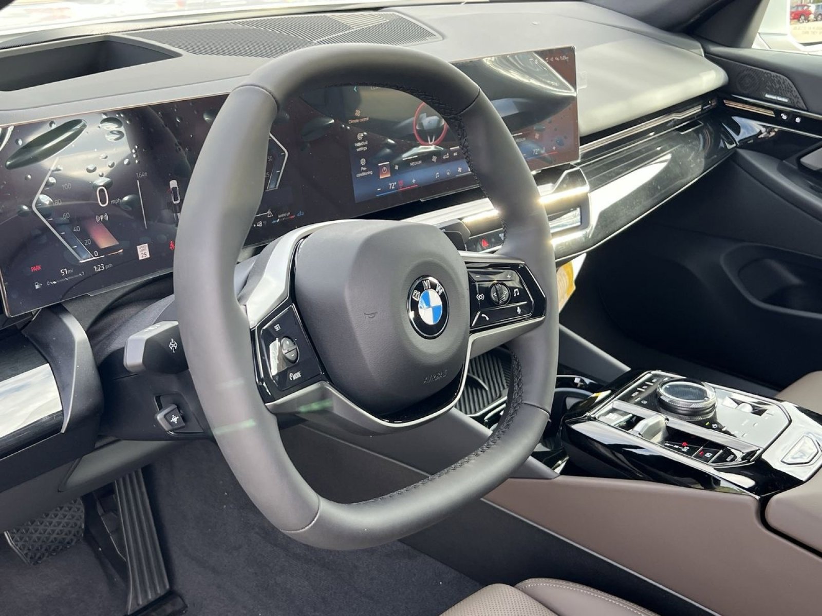 Certified 2025 BMW 530i xDrive w/ Premium Package image 13