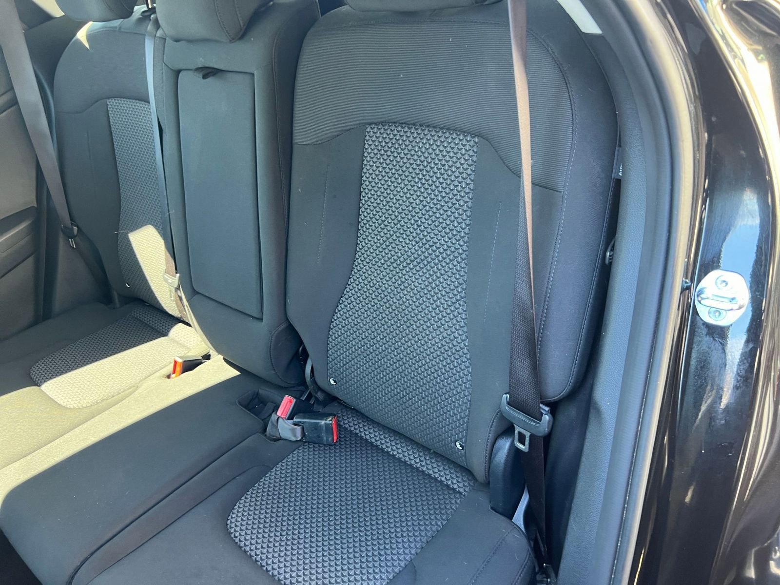 Used 2025 Kia Sportage LX image 32