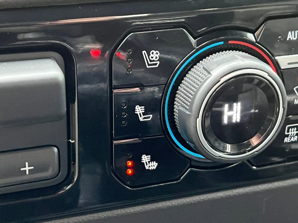 Used 2024 Chevrolet Silverado 1500 ZR2 image 24