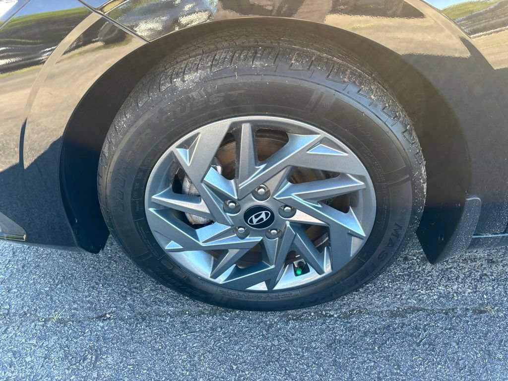 Certified 2024 Hyundai Elantra SEL FWD image 10