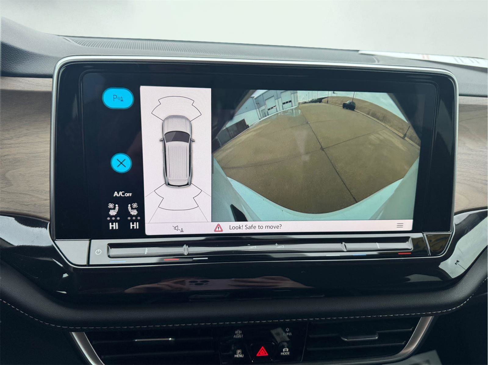 Used 2025 Volkswagen Atlas SE image 28