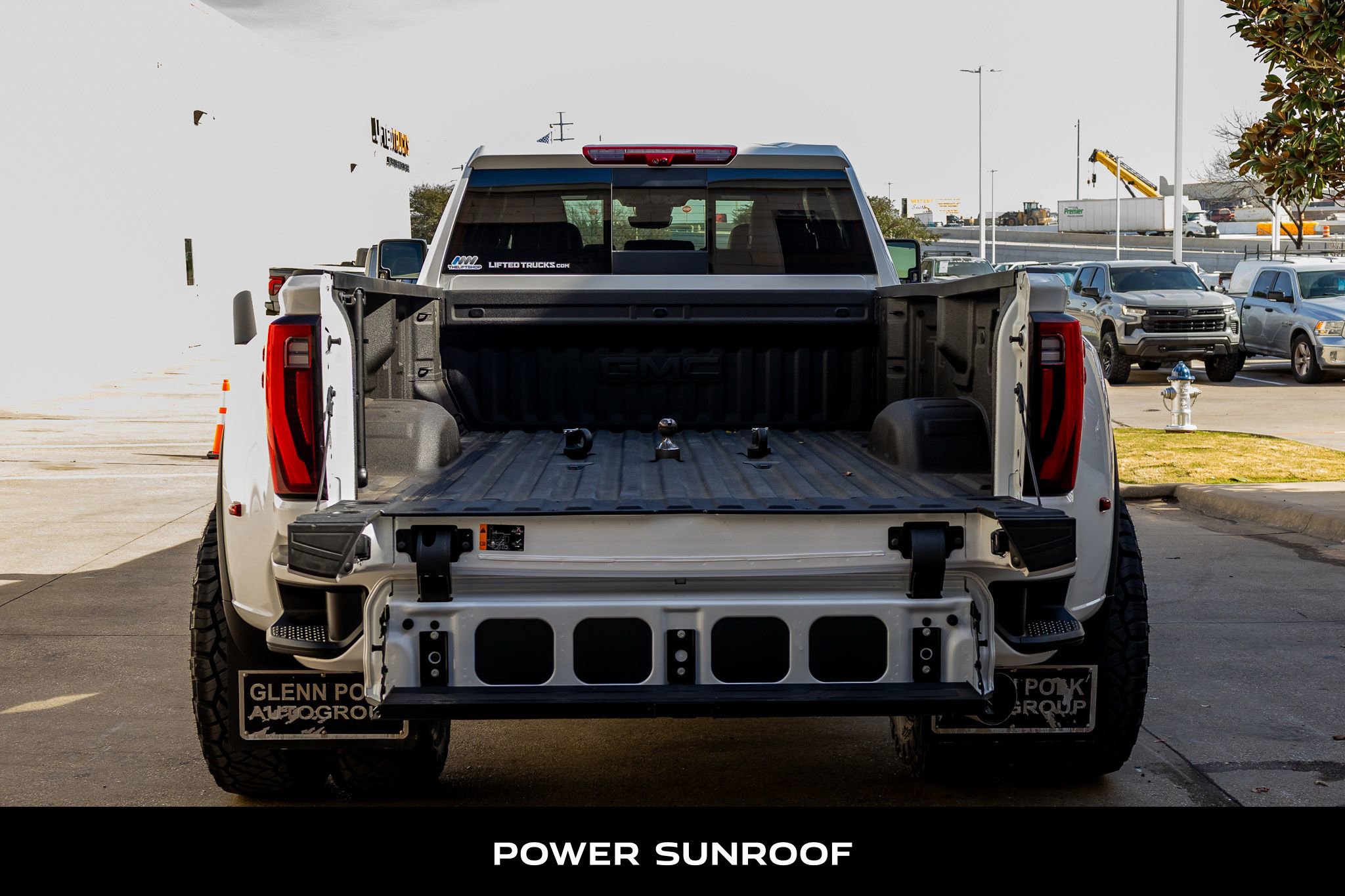 Used 2025 GMC Sierra 3500 Denali w/ Denali Reserve Package image 9