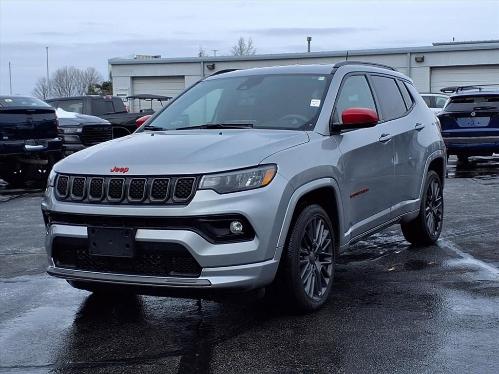 Used 2023 Jeep Compass Limited image 2