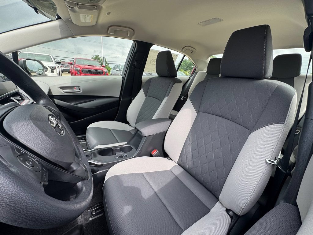 New 2025 Toyota Corolla LE FWD image 9