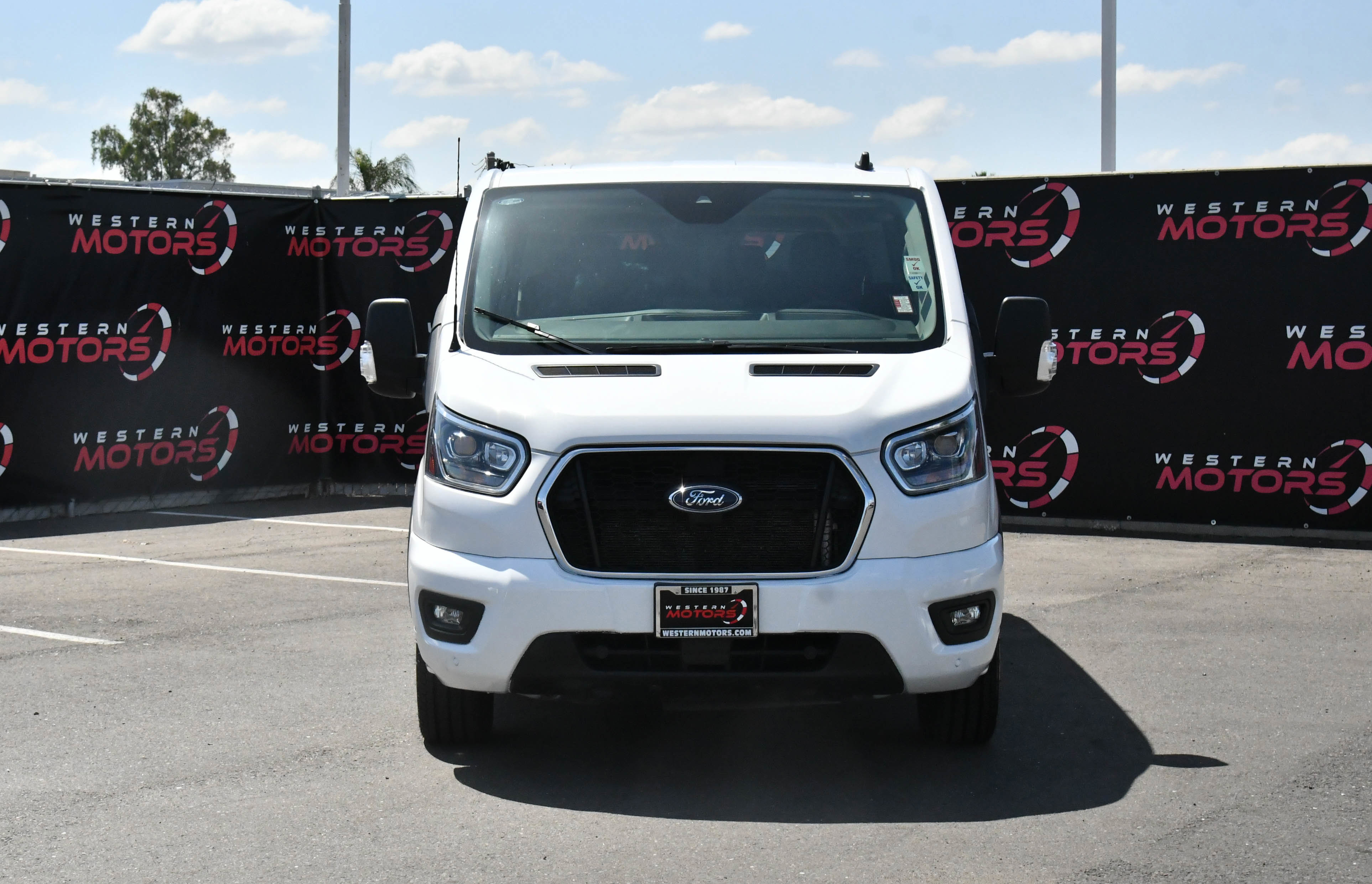 Used 2023 Ford Transit 350 XLT RWD image 2