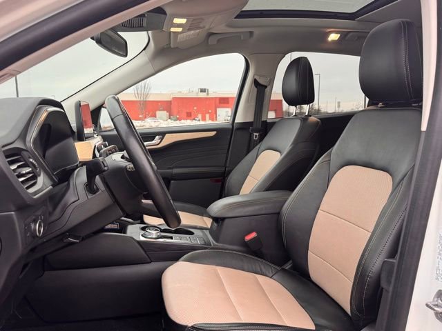 Used 2022 Ford Escape Titanium w/ Titanium Elite Package image 6