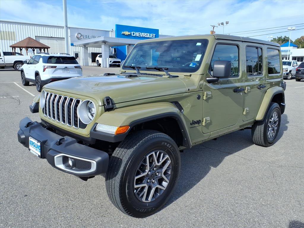 Used 2026 Jeep Wrangler Unlimited Sahara AWD/4WD image 8