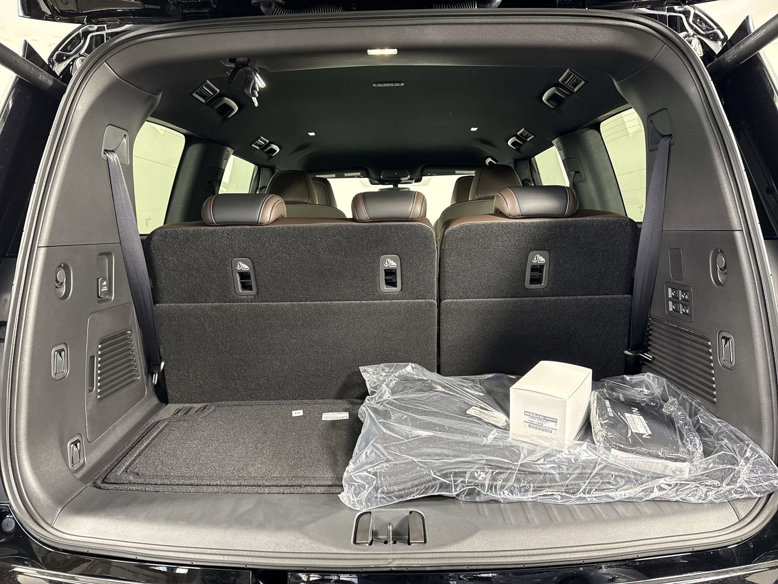 New 2026 Nissan Armada SL w/ Captain's Chari Seat Package image 34
