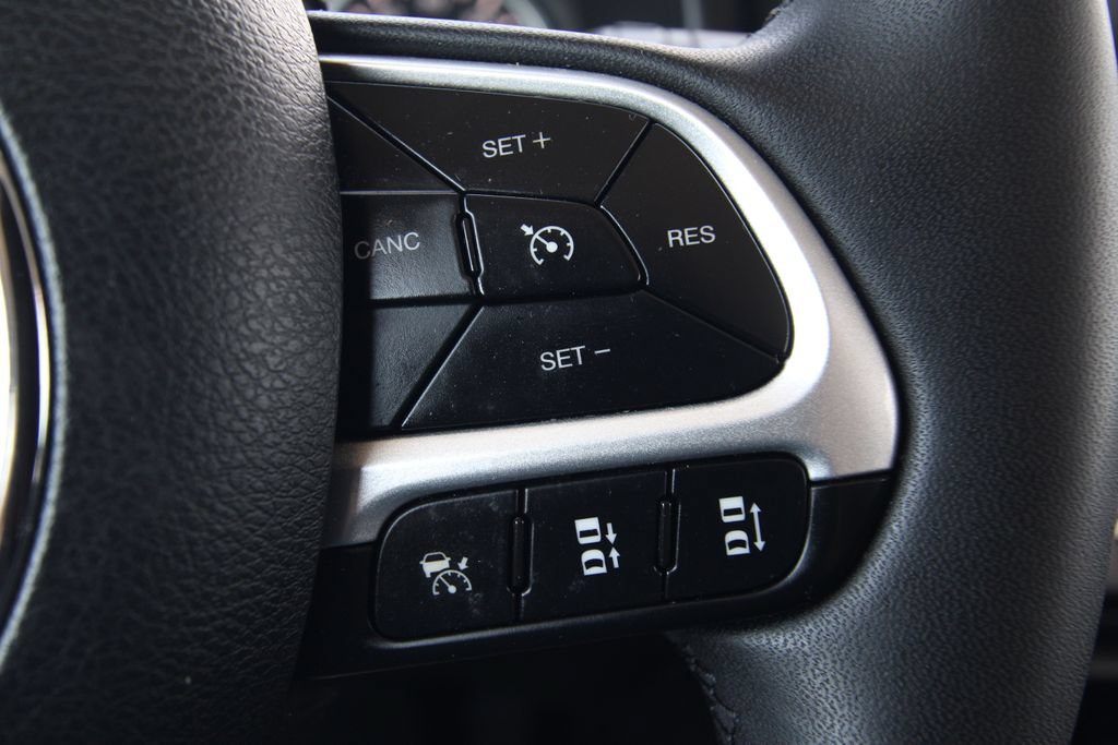 Used 2021 Jeep Renegade Latitude w/ Luxury Group I AWD/4WD image 20