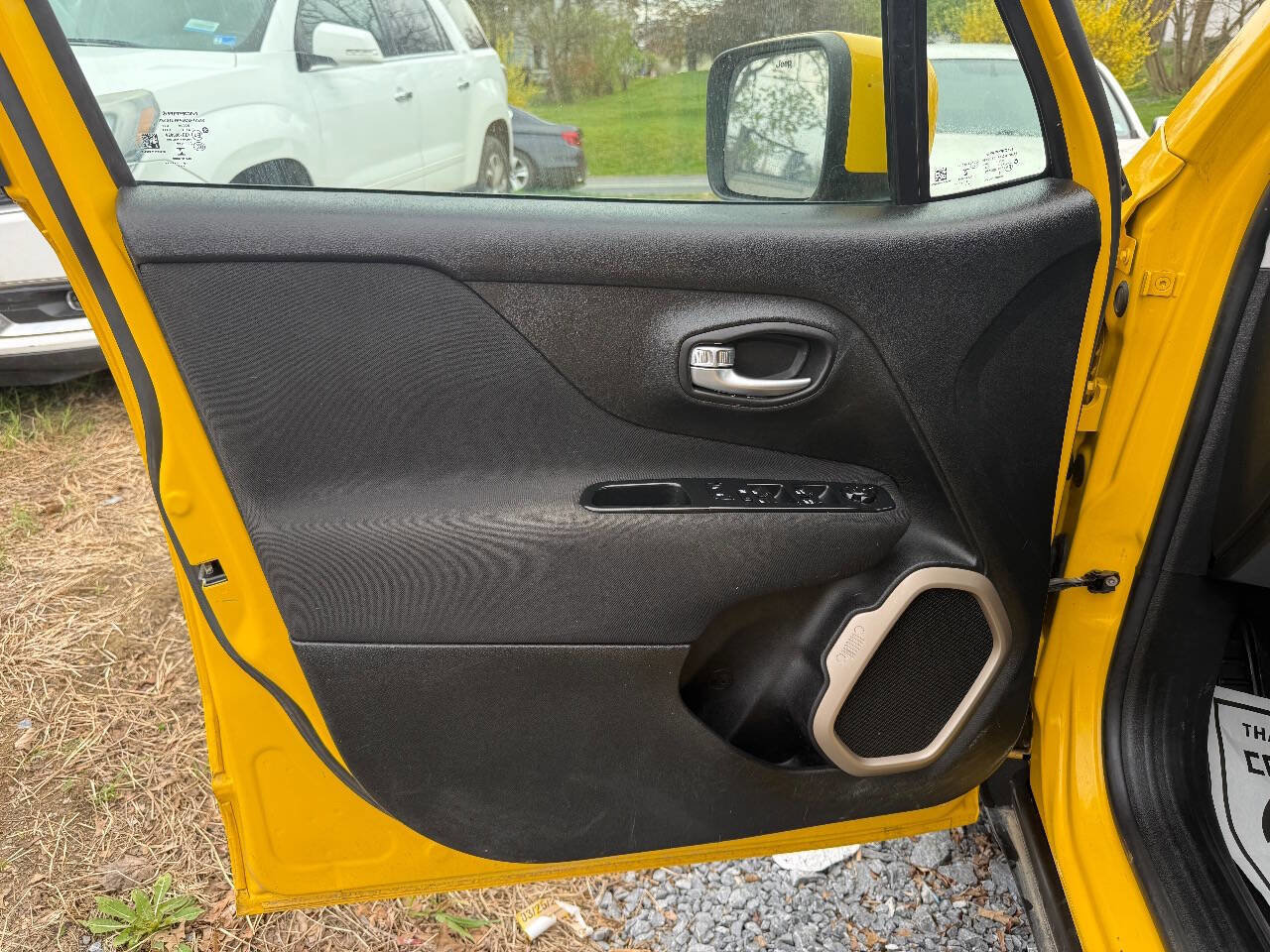 Used 2017 Jeep Renegade Latitude image 11