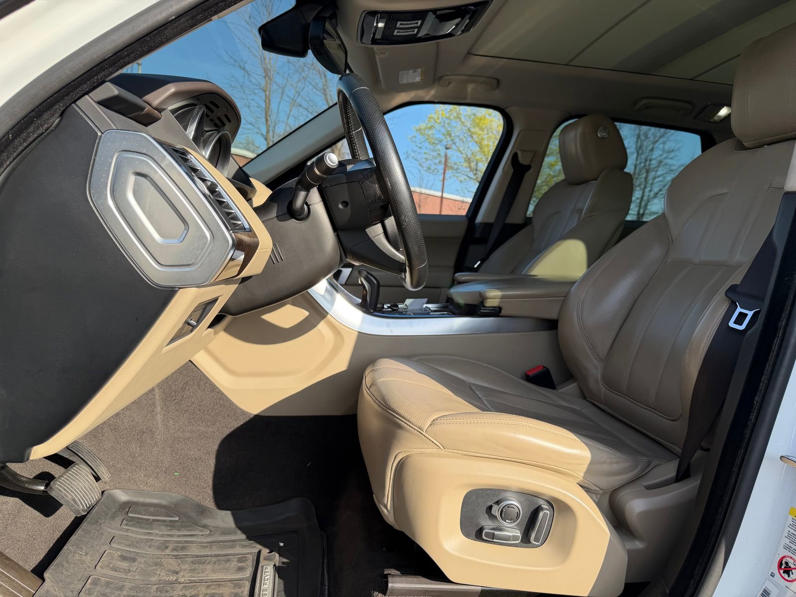 Used 2016 Land Rover Range Rover Sport HSE image 10