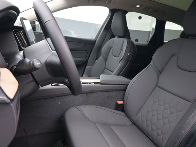 New 2026 Volvo XC60 B5 Core w/ Climate Package image 9