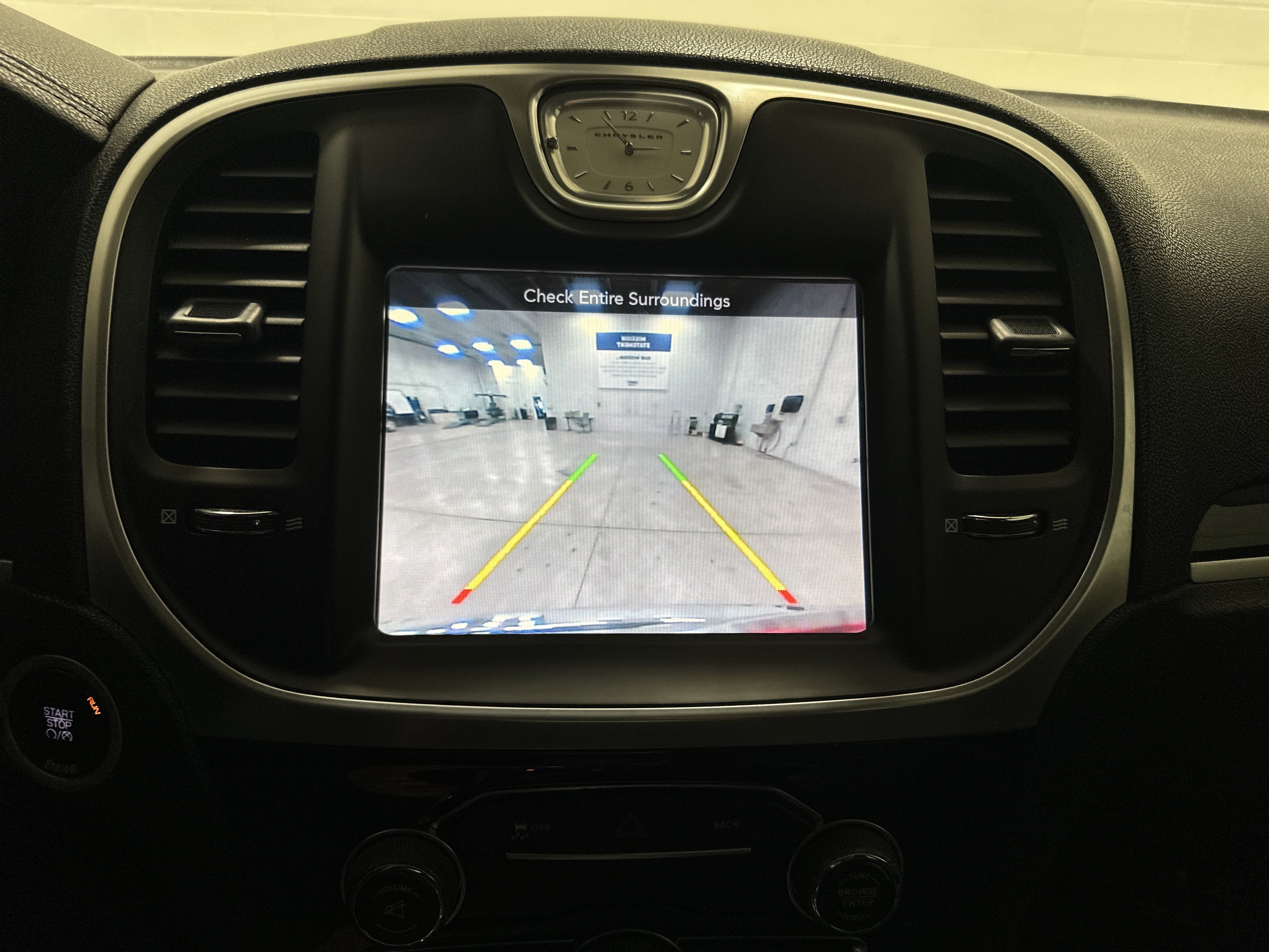 Used 2015 Chrysler 300 Limited w/ Driver Convenience Group image 25