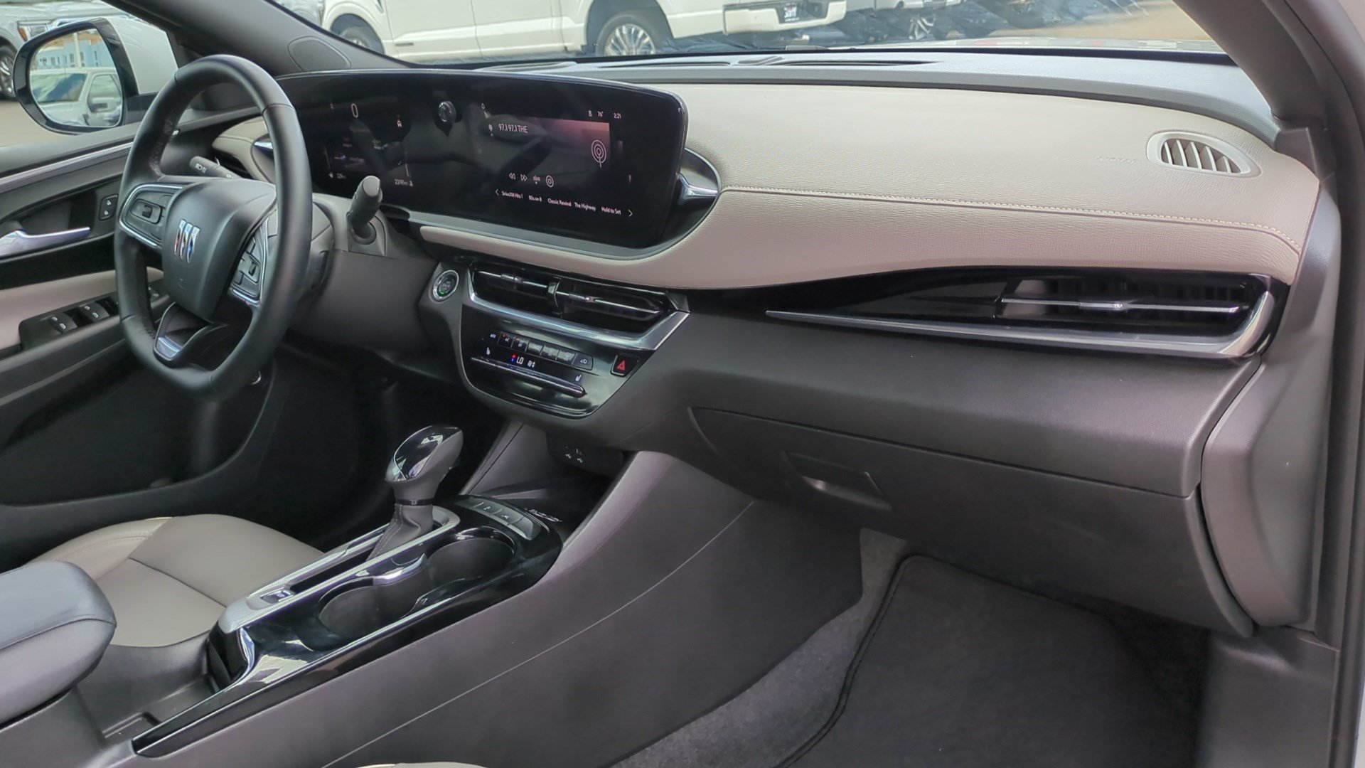 Used 2025 Buick Envista Avenir FWD image 31