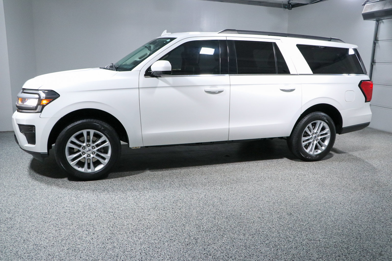 Used 2022 Ford Expedition Max XLT AWD/4WD image 10