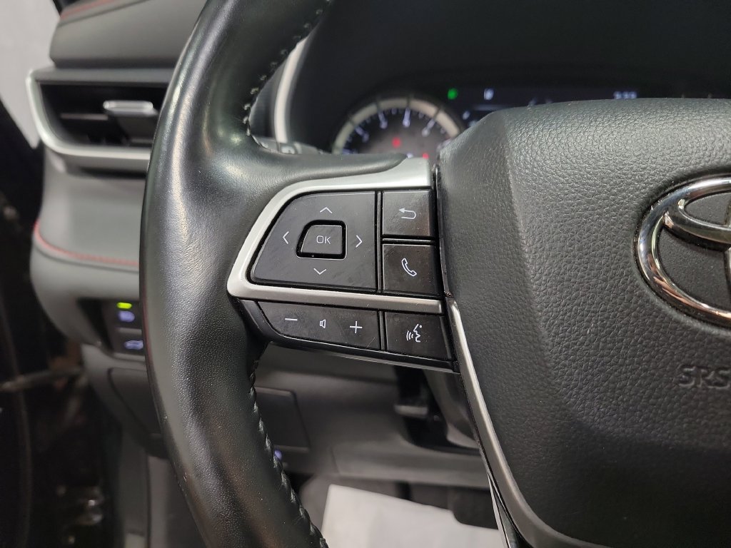 Used 2022 Toyota Highlander XSE AWD/4WD image 25