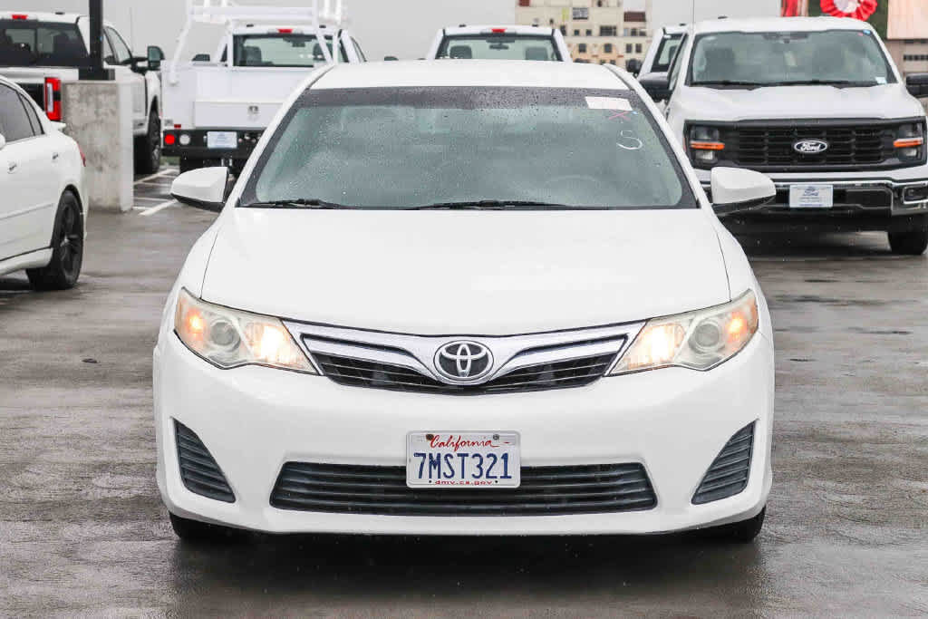 Used 2012 Toyota Camry LE FWD image 2