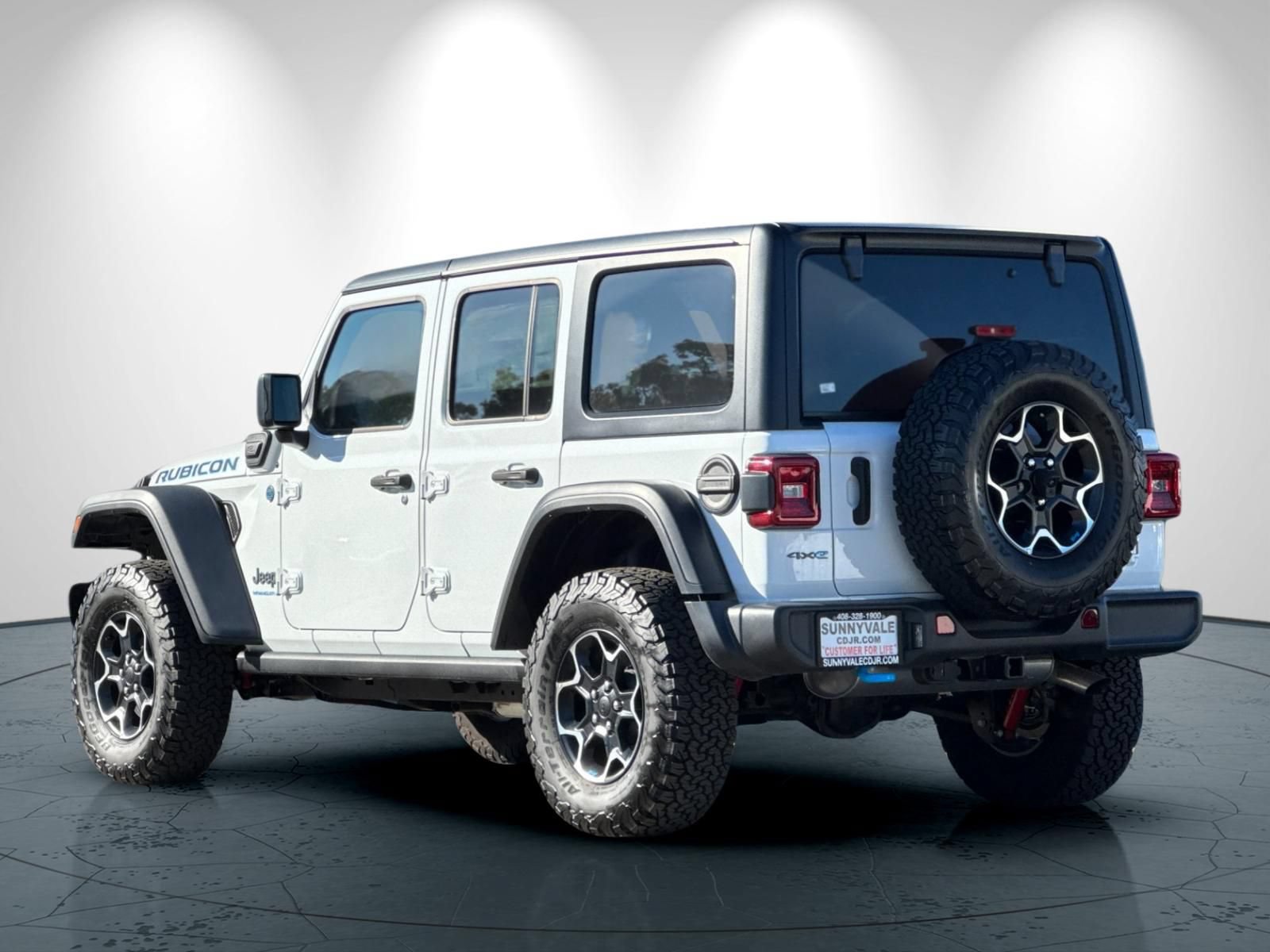 New 2023 Jeep Wrangler Unlimited Rubicon 4xe w/ Cold Weather Group AWD/4WD image 6