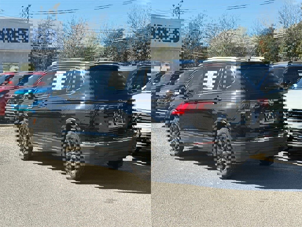 New 2024 Volkswagen Tiguan SE image 7