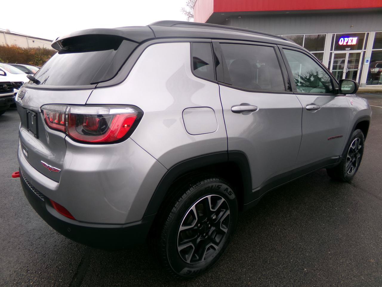 Used 2021 Jeep Compass Trailhawk AWD/4WD image 3
