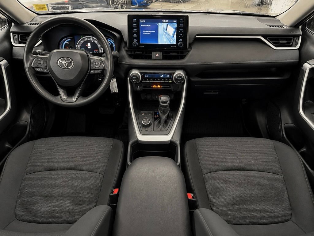 Used 2024 Toyota RAV4 LE AWD/4WD image 15