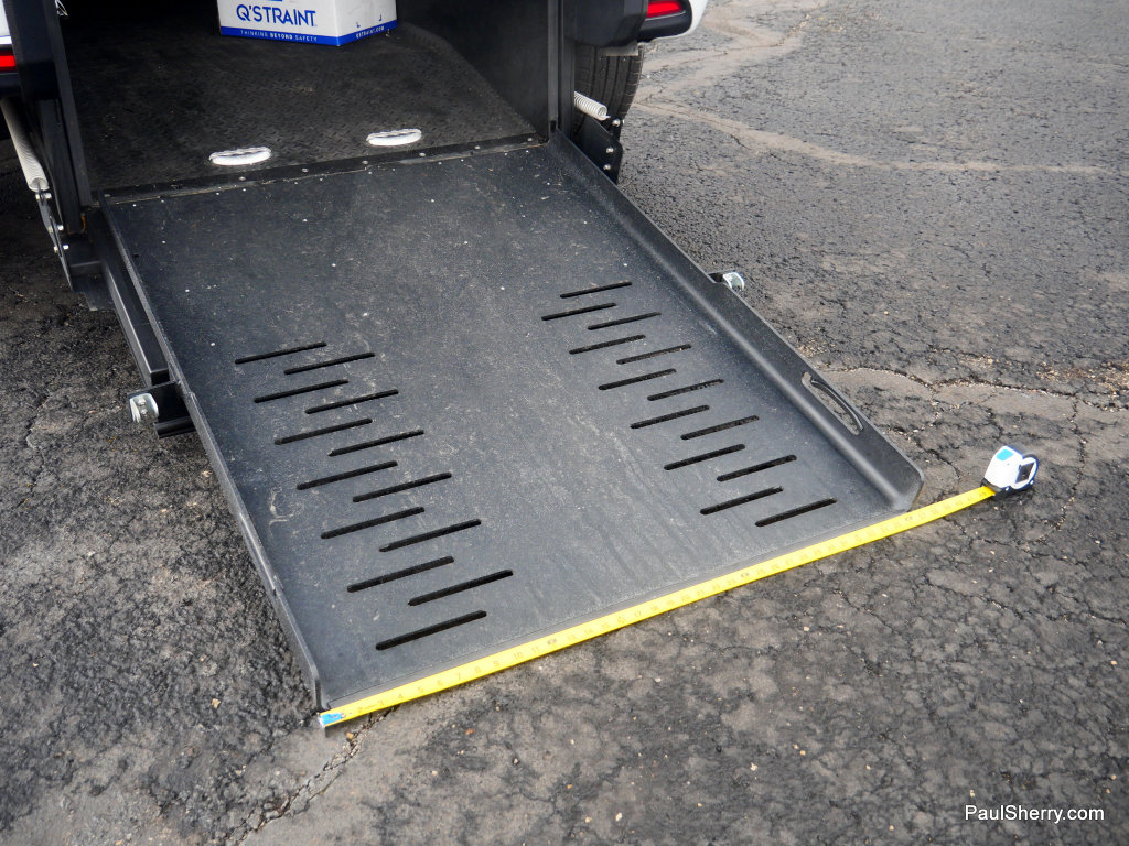 Used 2024 Chrysler Pacifica Touring image 16