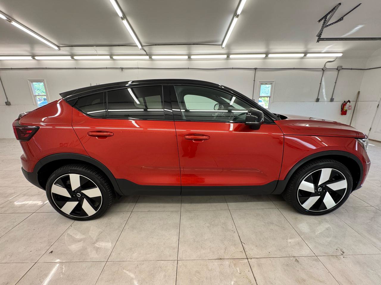 Used 2022 Volvo C40 P8 Recharge Ultimate AWD/4WD image 4