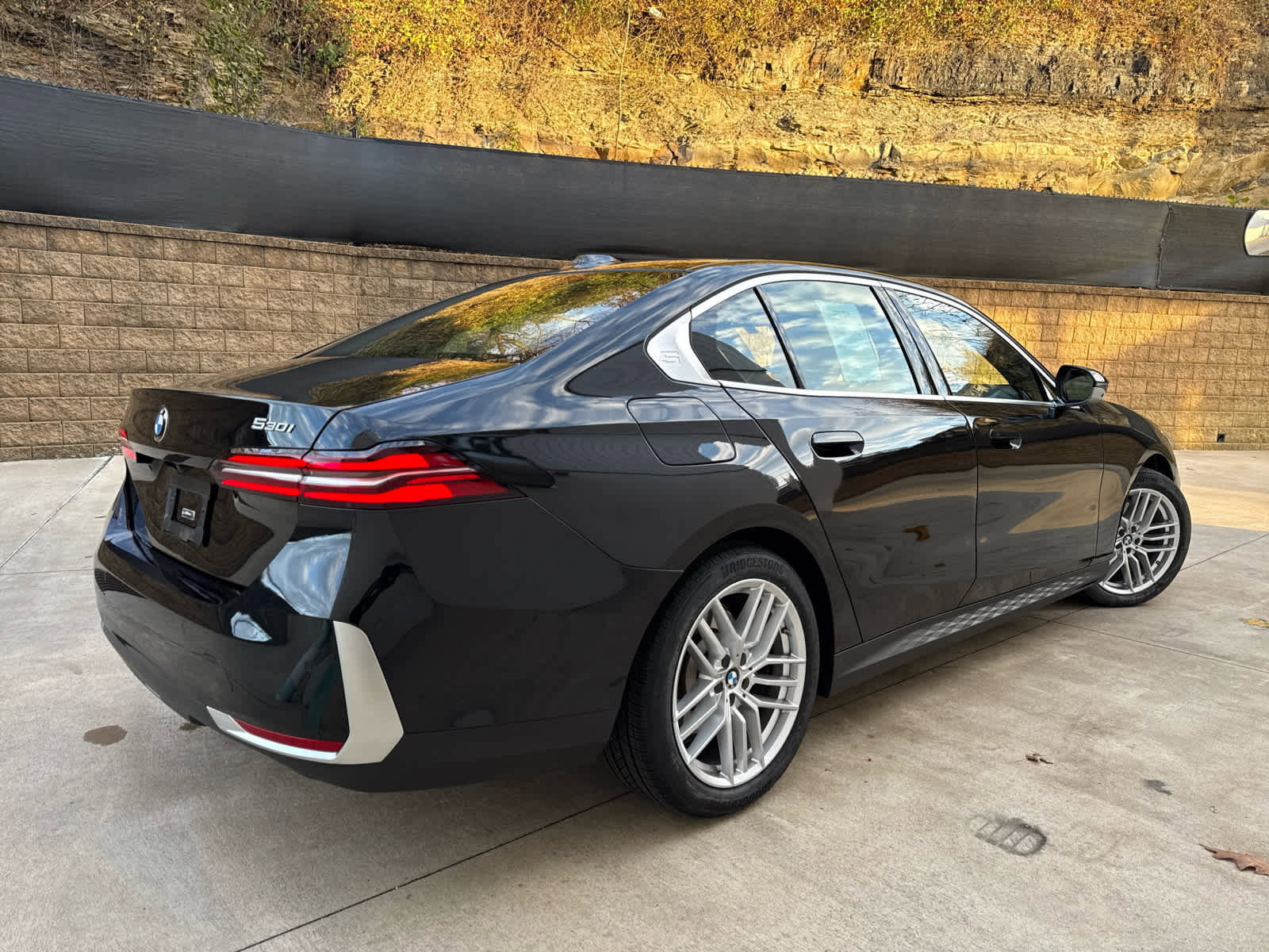 Certified 2024 BMW 530i xDrive w/ Premium Package image 3