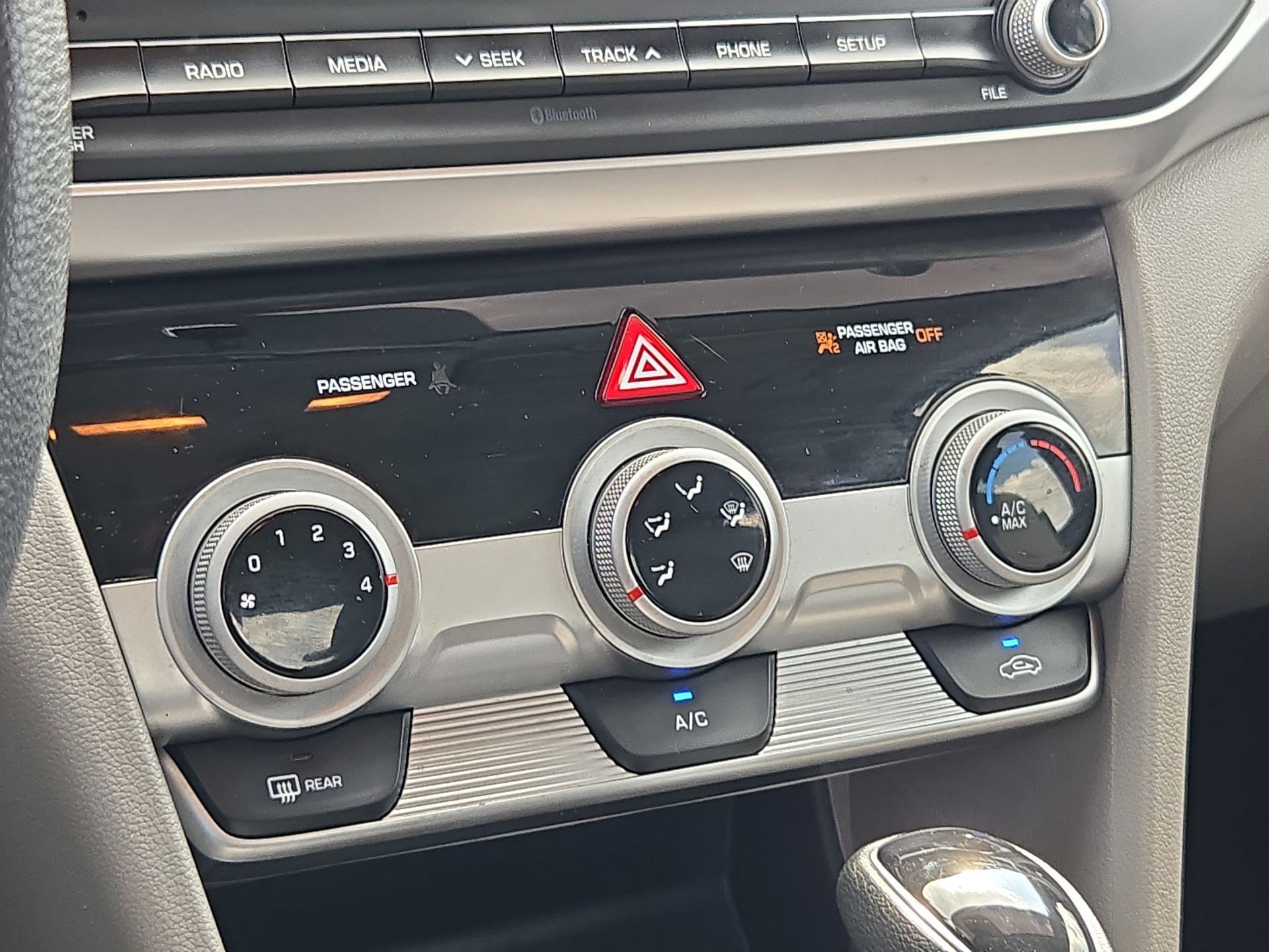 Used 2019 Hyundai Elantra SE FWD image 23