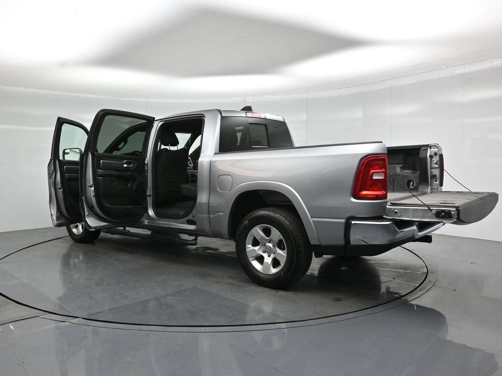 Used 2025 RAM 1500 Big Horn RWD image 32