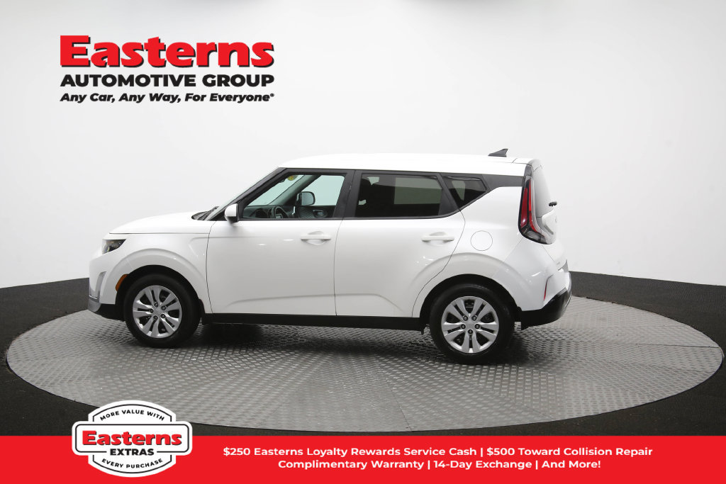 Used 2023 Kia Soul LX FWD image 60