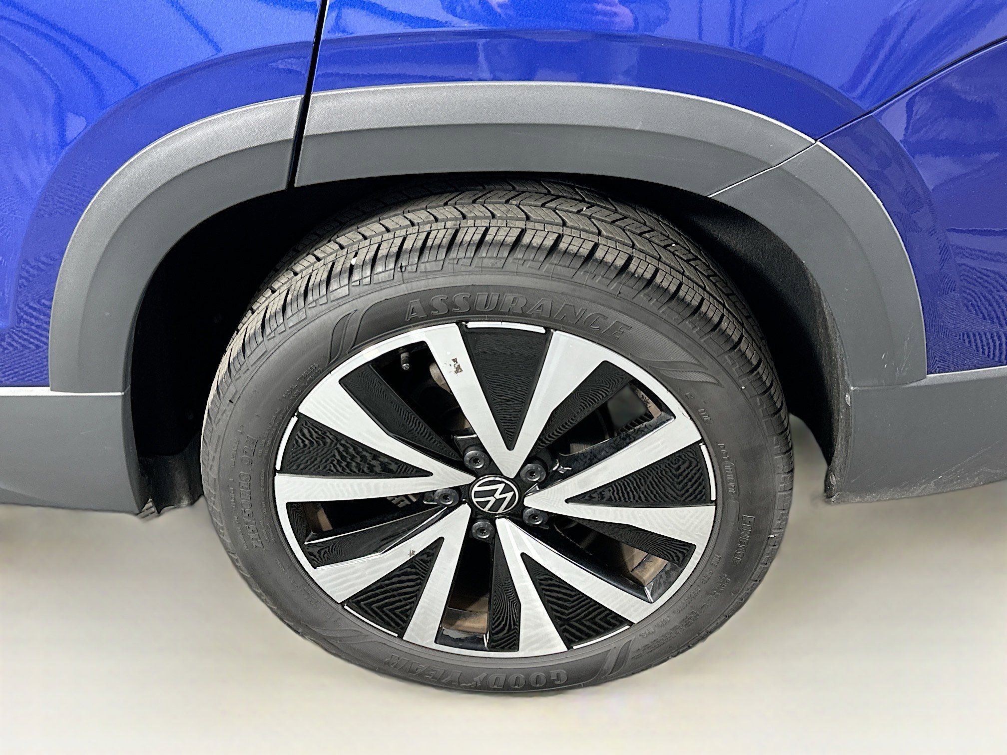 Used 2024 Volkswagen Taos SE image 11