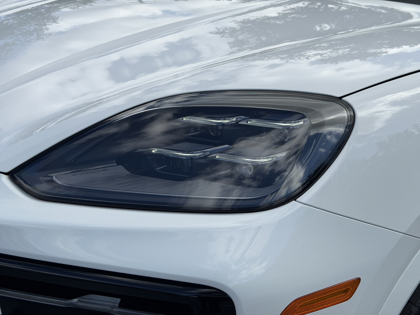 Certified 2025 Porsche Cayenne E-Hybrid Coupe AWD/4WD image 12