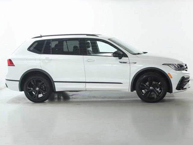 Used 2024 Volkswagen Tiguan SE R-Line AWD/4WD image 11