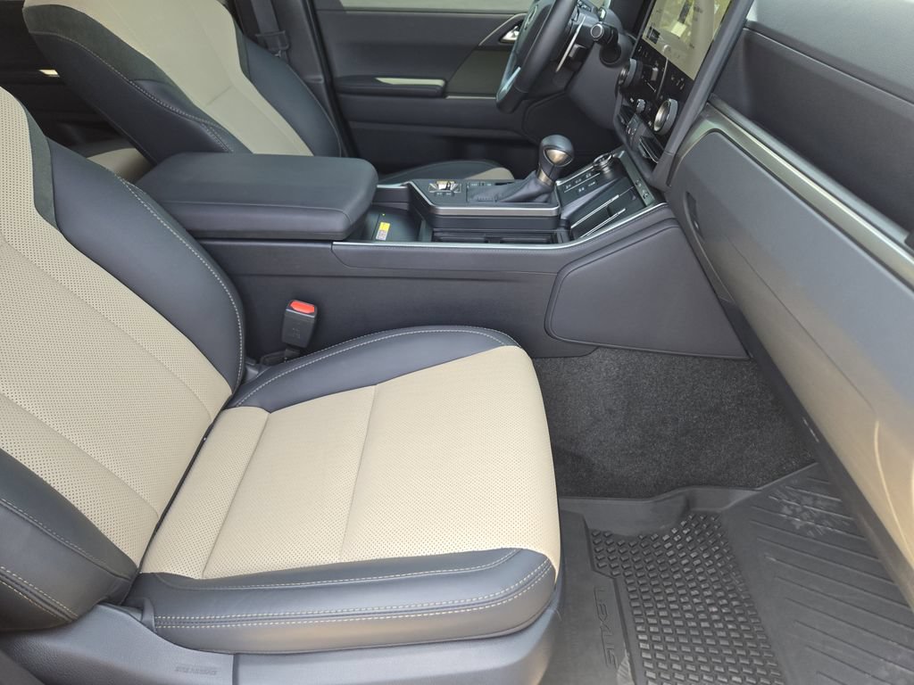 Used 2024 Lexus GX 550 AWD/4WD image 14