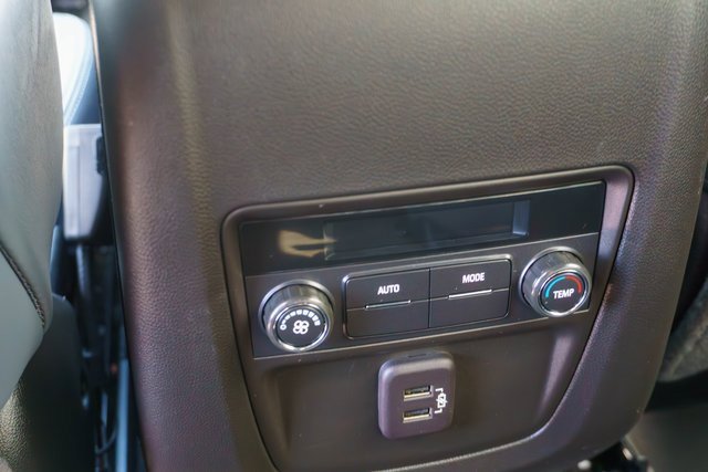 Used 2023 Buick Enclave Essence image 18