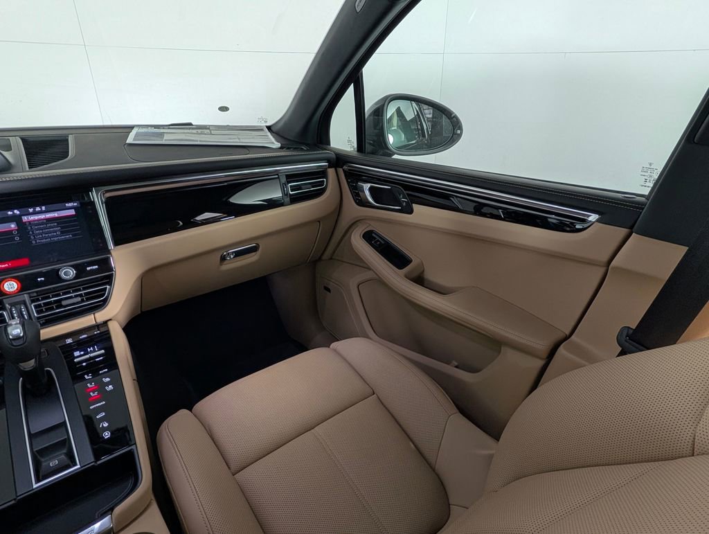 New 2026 Porsche Macan Turbo image 23