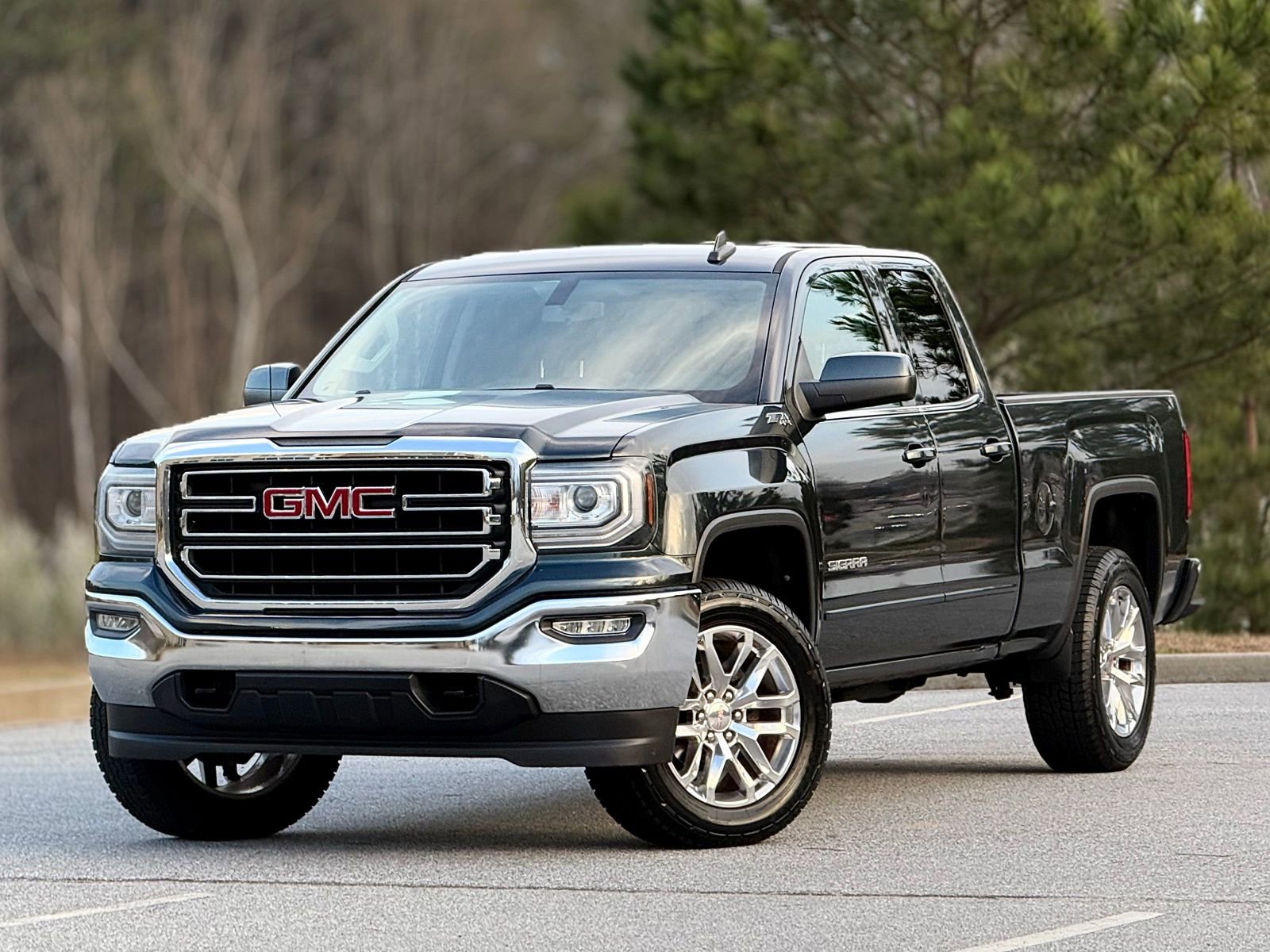 Used 2017 GMC Sierra 1500 SLE w/ SLE Value Package AWD/4WD image 7