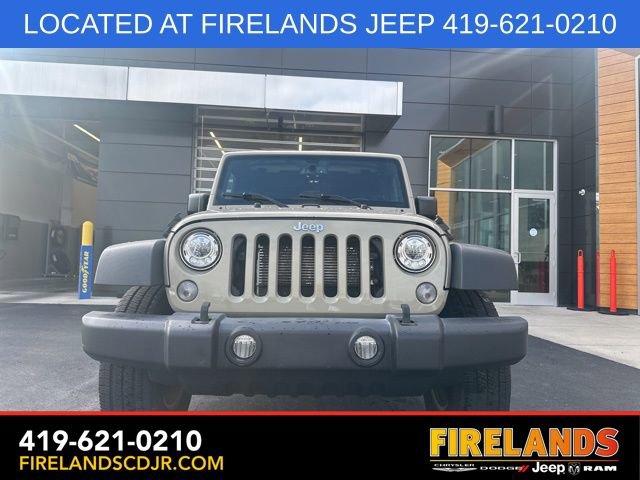 Used 2017 Jeep Wrangler Unlimited Rubicon w/ Connectivity Group AWD/4WD image 2