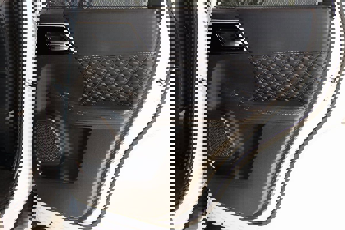 Used 2024 Mitsubishi Outlander 4WD Plug-In Hybrid image 66