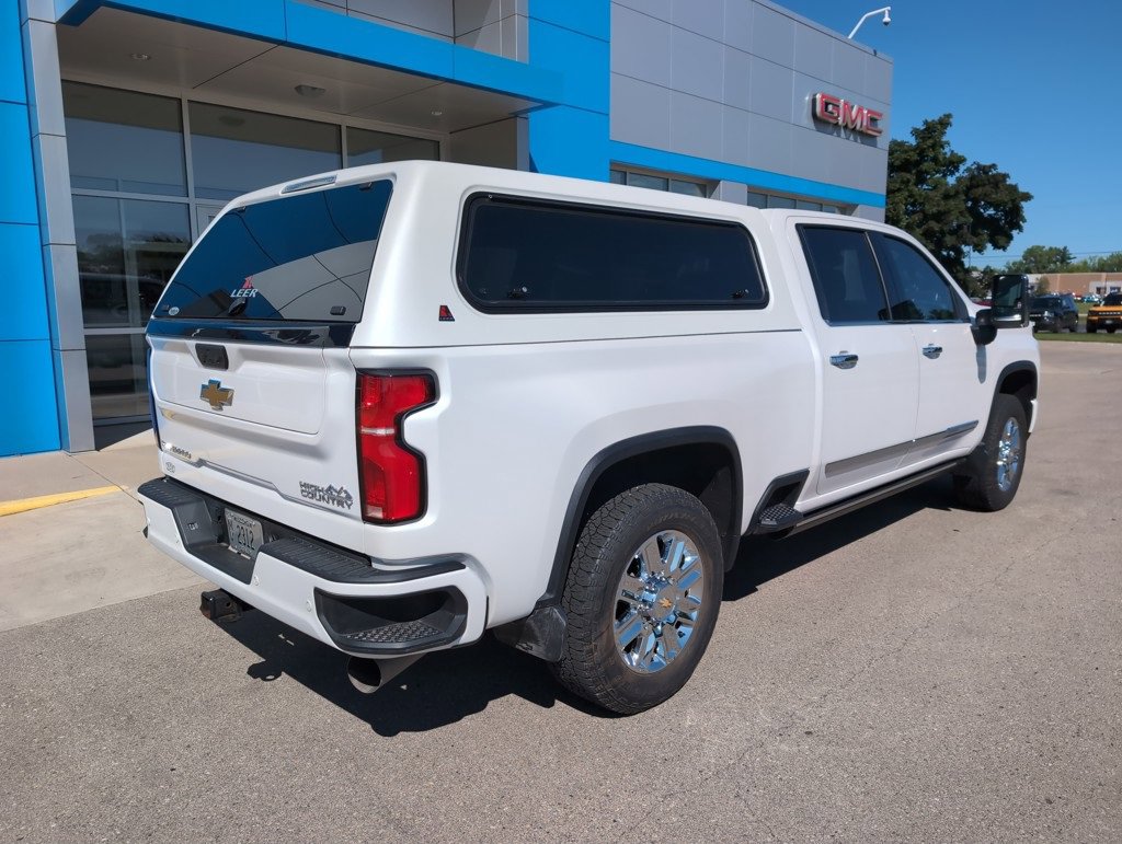 Used 2024 Chevrolet Silverado 3500 High Country w/ High Country Premium Package image 8